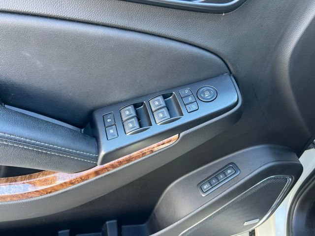 Used 2015 Chevrolet Tahoe LTZ AWD/4WD image 17