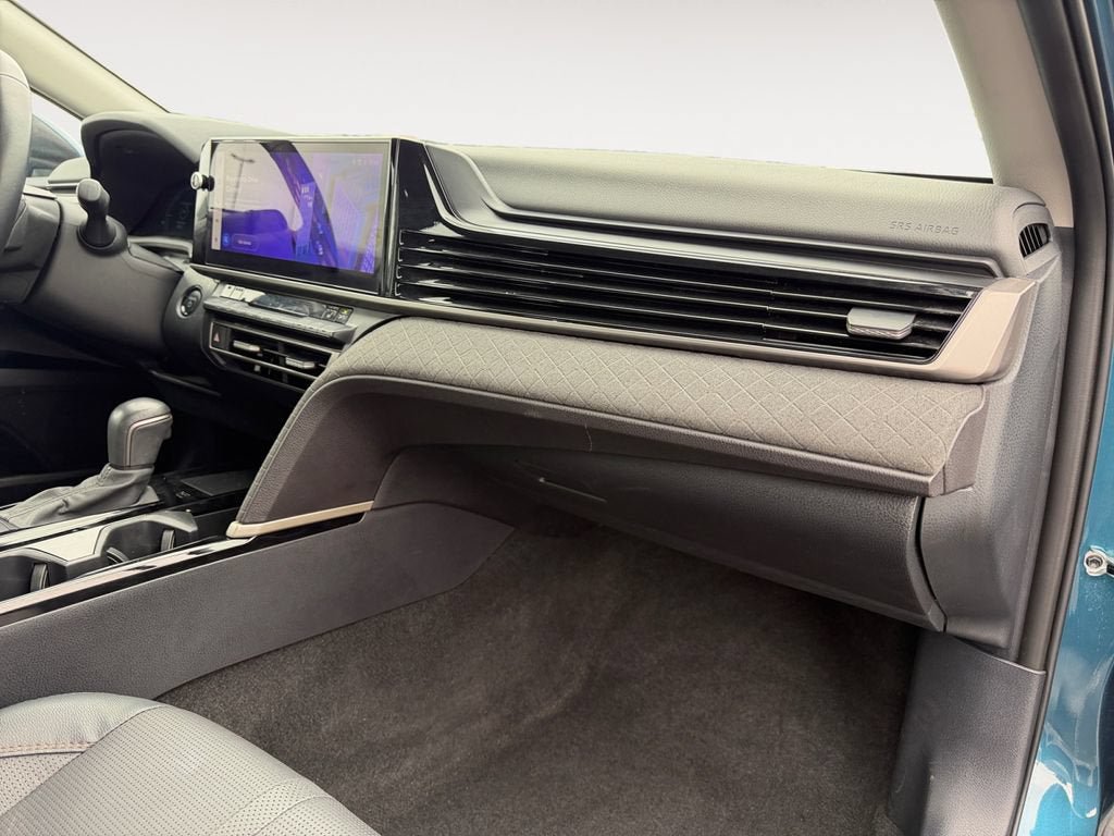 Used 2025 Toyota Camry XLE FWD image 26
