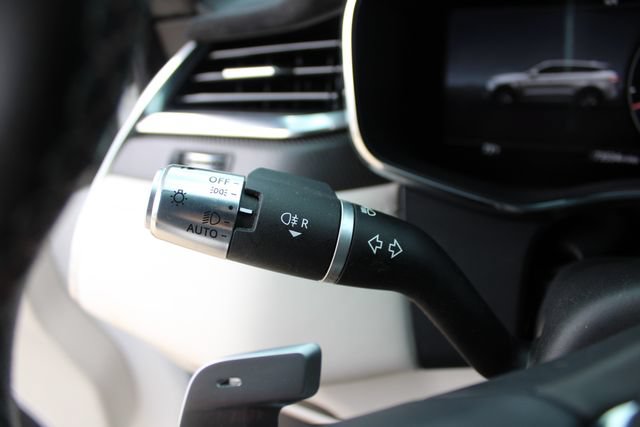 Used 2022 Jaguar F-PACE SVR AWD/4WD image 9