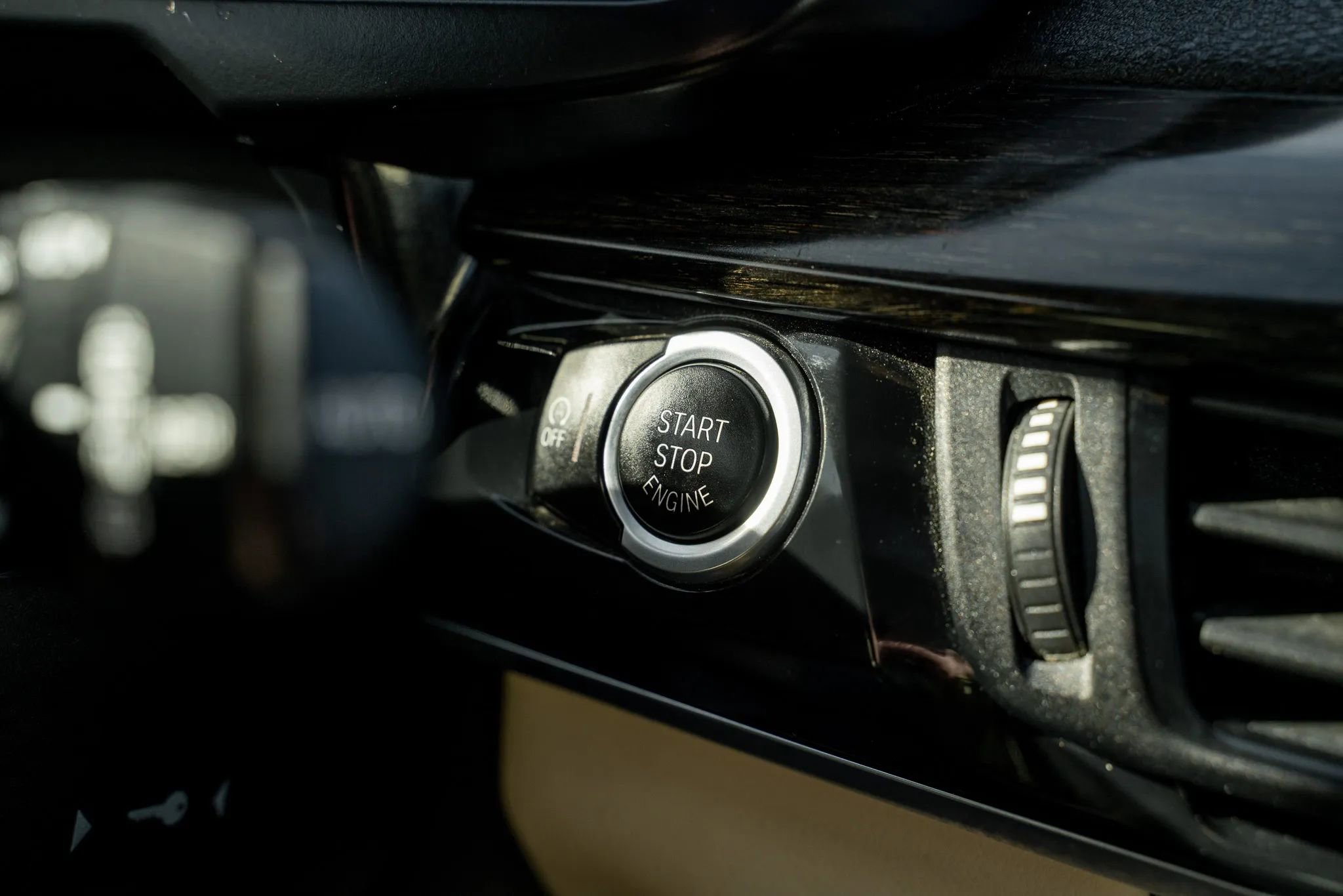 Used 2018 BMW X5 xDrive35d w/ M Sport Package image 28