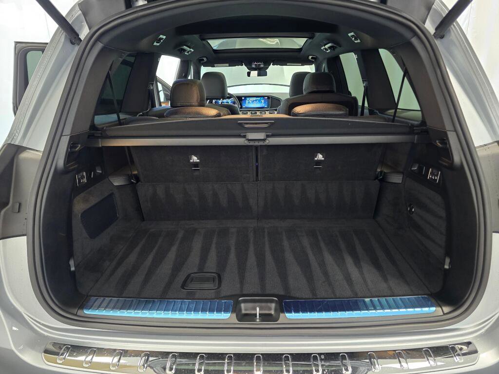 Used 2024 Mercedes-Benz GLS 450 4MATIC image 11