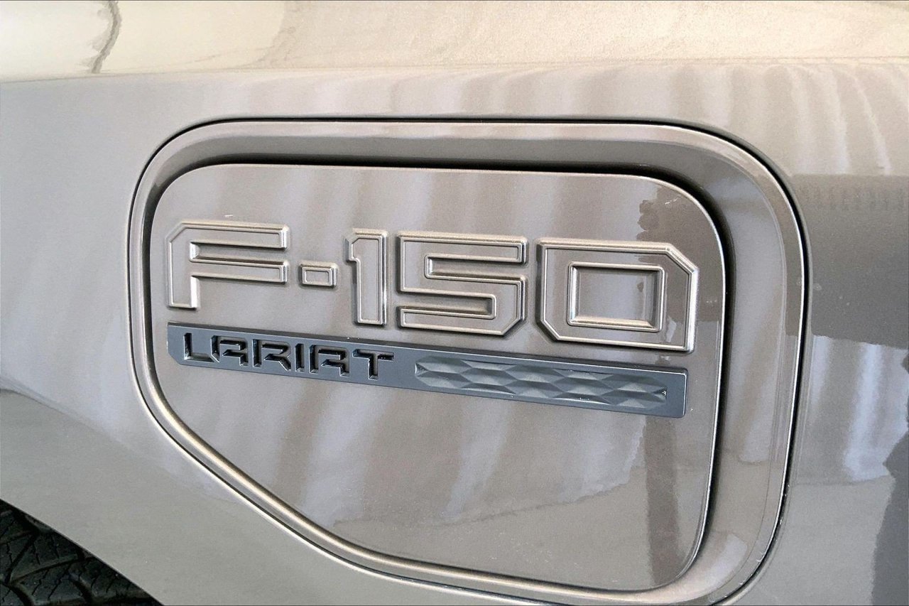 Used 2023 Ford F150 Lightning Lariat w/ Max Trailer Tow Package AWD/4WD image 9