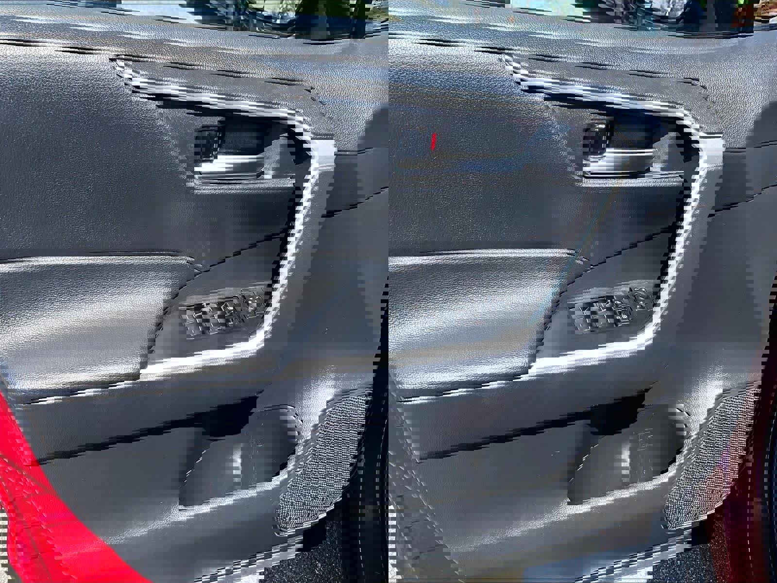 Used 2024 Toyota RAV4 XLE w/ Convenience Package AWD/4WD image 9