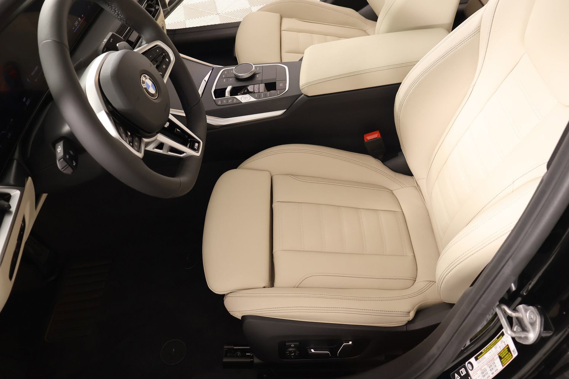 New 2026 BMW 330i xDrive Sedan w/ M Sport Package AWD/4WD image 11