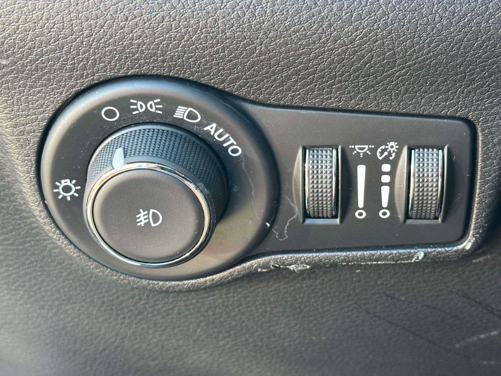 Used 2024 Jeep Compass Limited w/ High Altitude Package AWD/4WD image 19
