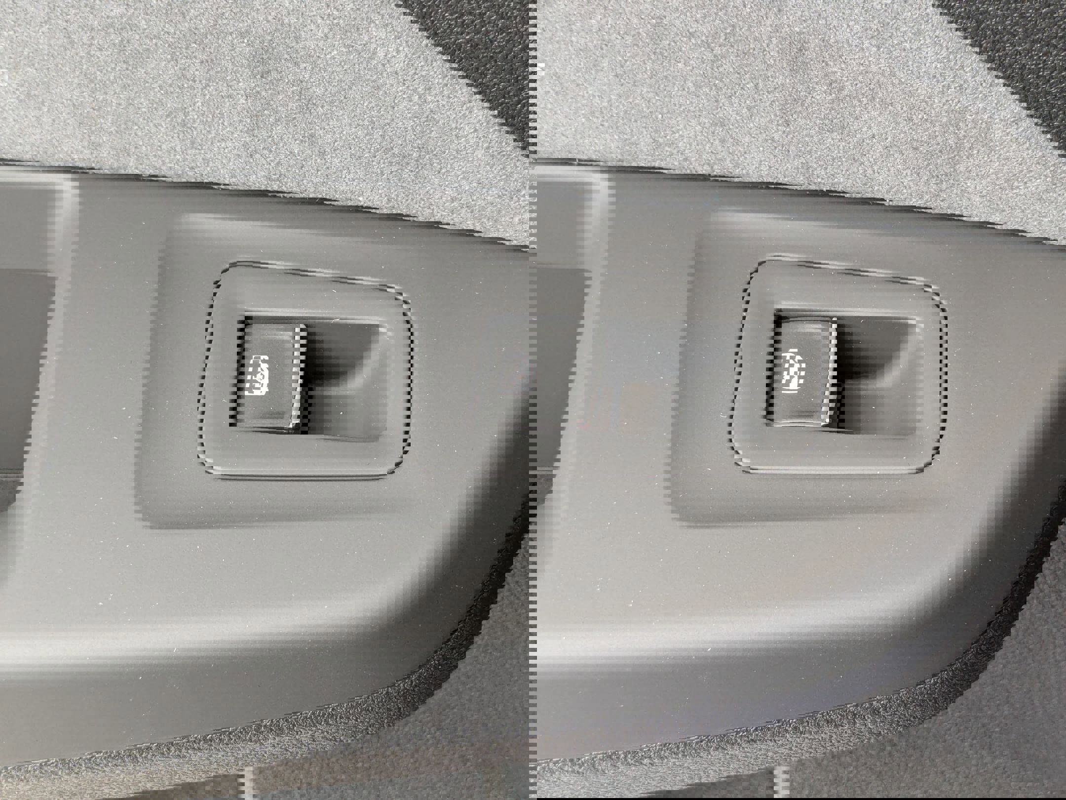 New 2025 Volkswagen Golf R Black Edition image 26