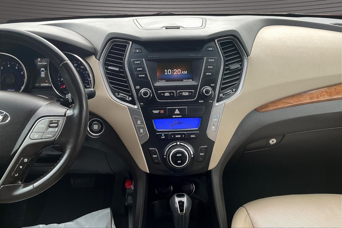 Used 2015 Hyundai Santa Fe GLS w/ Option Group 02 AWD/4WD image 9