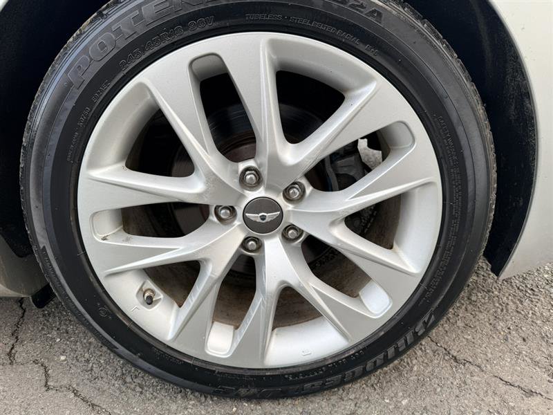 Used 2013 Hyundai Genesis 3.8 image 10