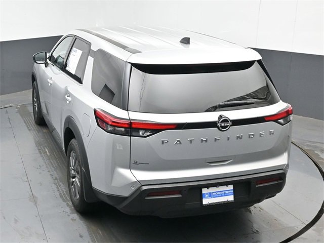Used 2024 Nissan Pathfinder S image 37