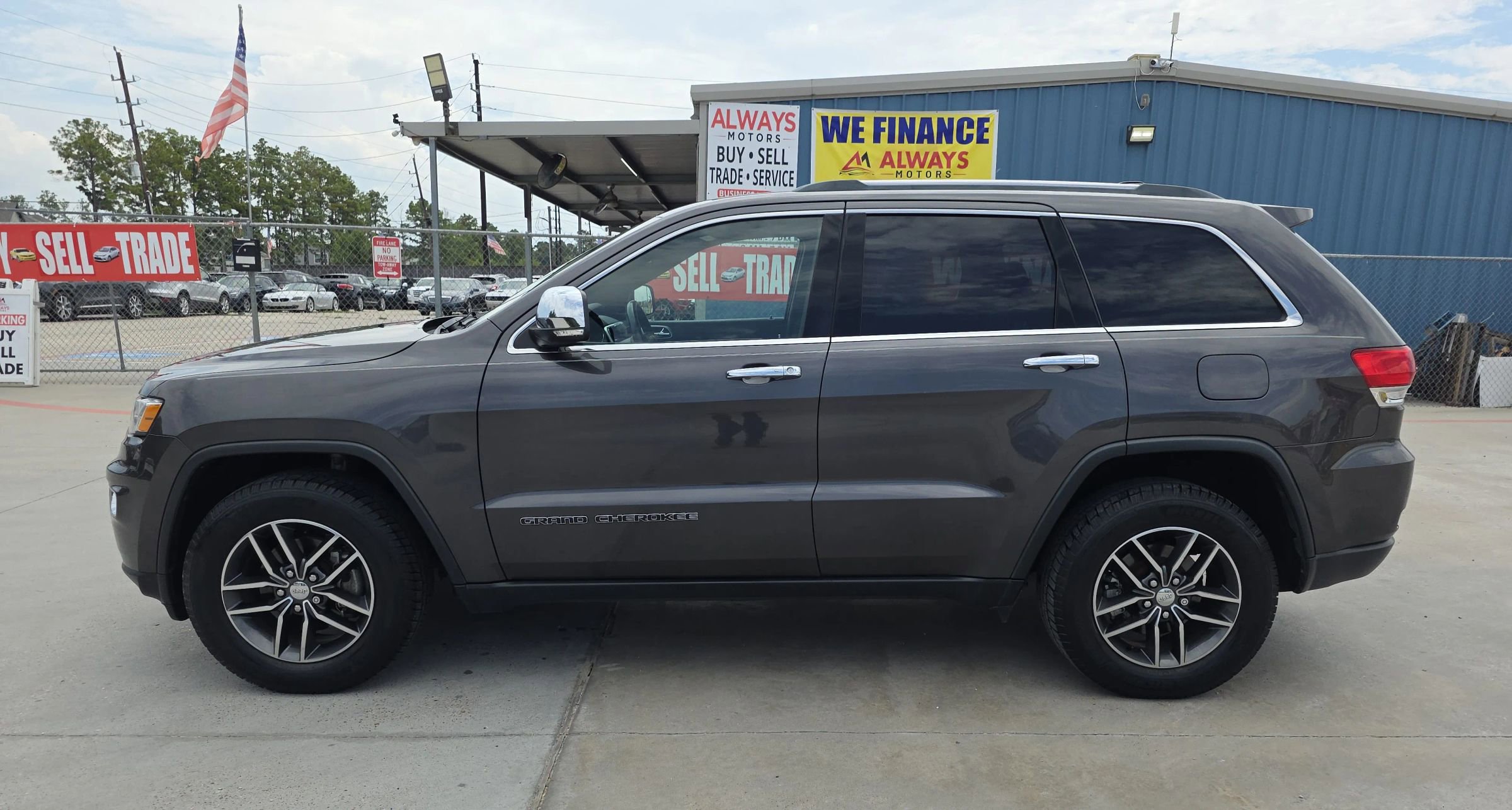 Used 2018 Jeep Grand Cherokee Limited image 10
