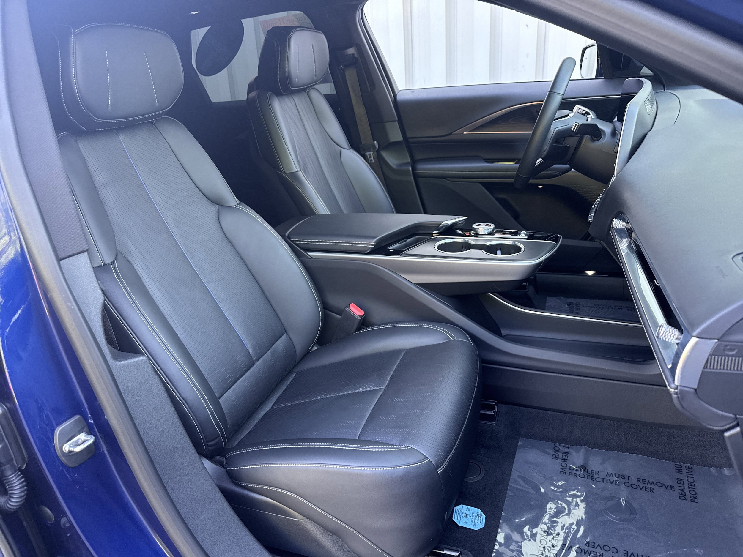 Used 2024 Cadillac Lyriq Sport RWD image 9