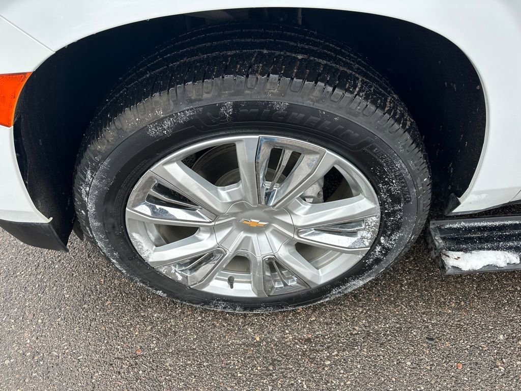 Certified 2023 Chevrolet Suburban High Country w/ Premium Package 2 image 9