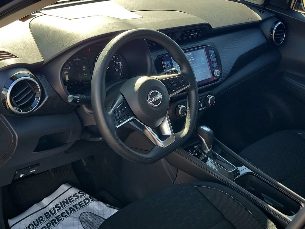 Used 2024 Nissan Kicks SV FWD image 8