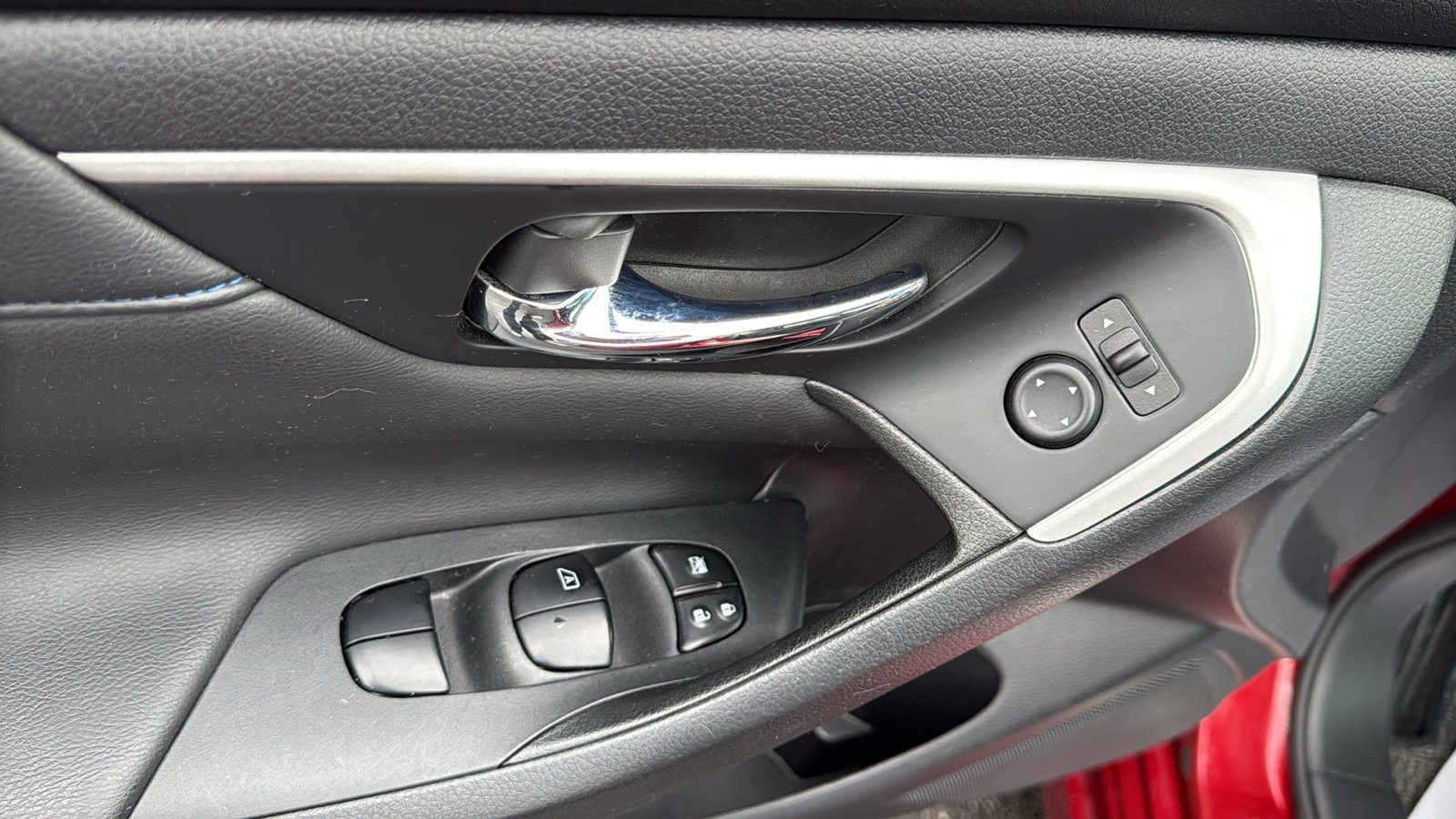 Used 2018 Nissan Altima 2.5 SR FWD image 7