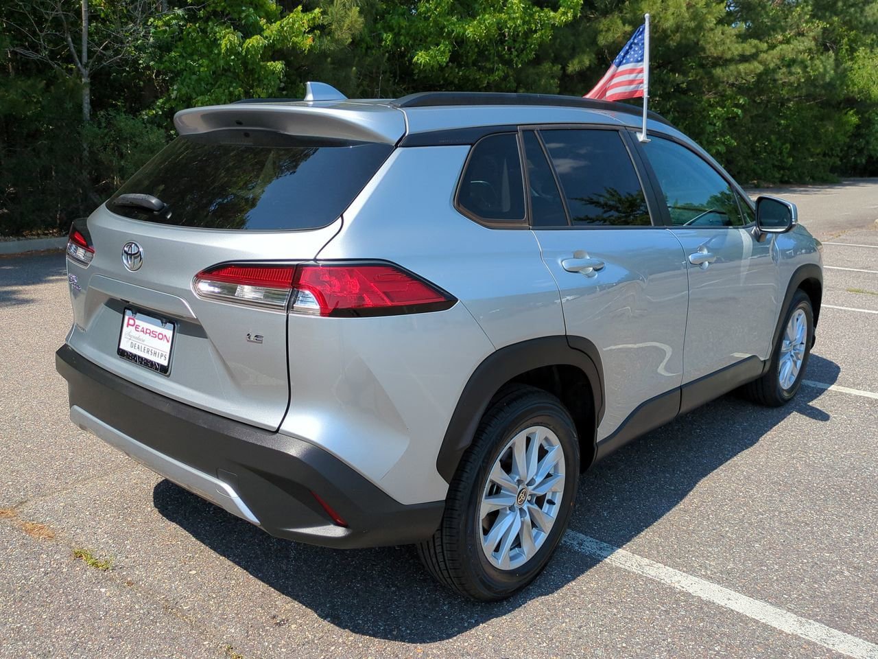 Used 2023 Toyota Corolla Cross LE w/ Moonroof Package FWD image 4
