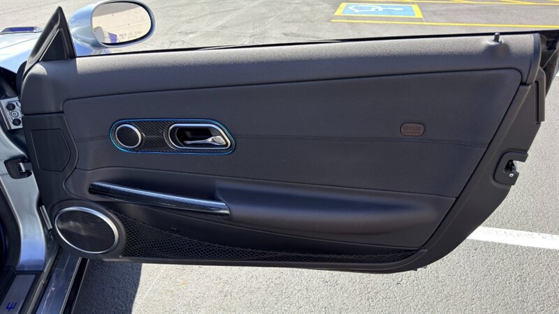 Used 2005 Chrysler Crossfire Limited RWD image 24