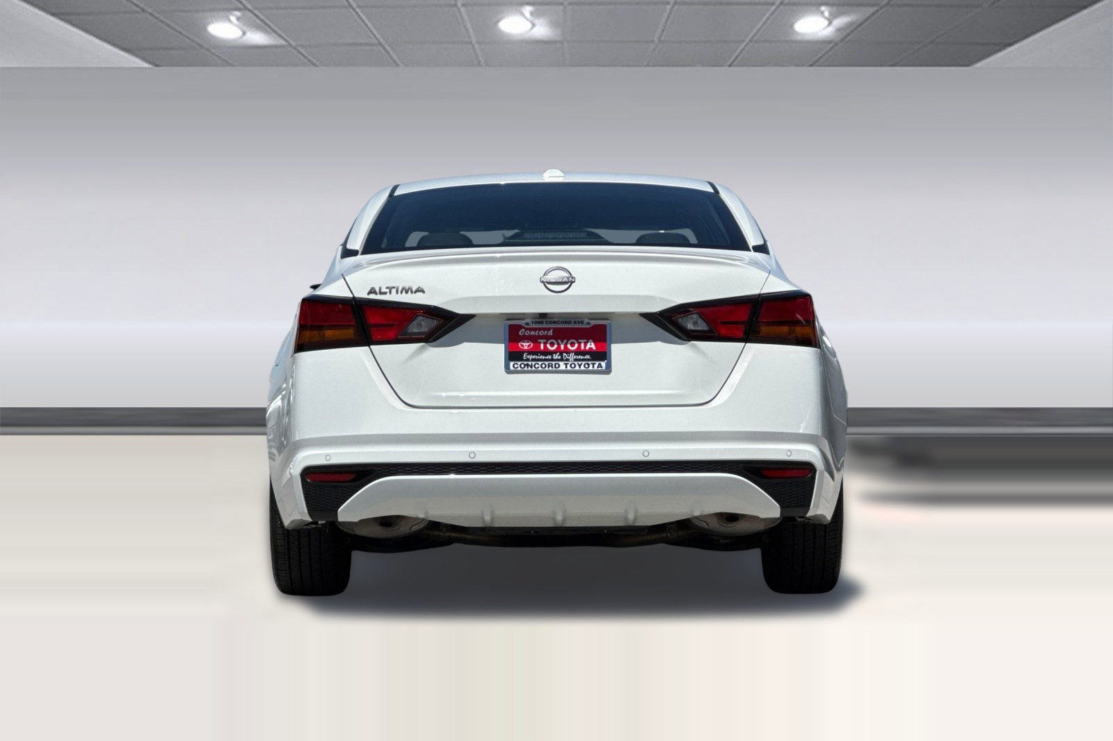 Used 2025 Nissan Altima 2.5 SV FWD image 9