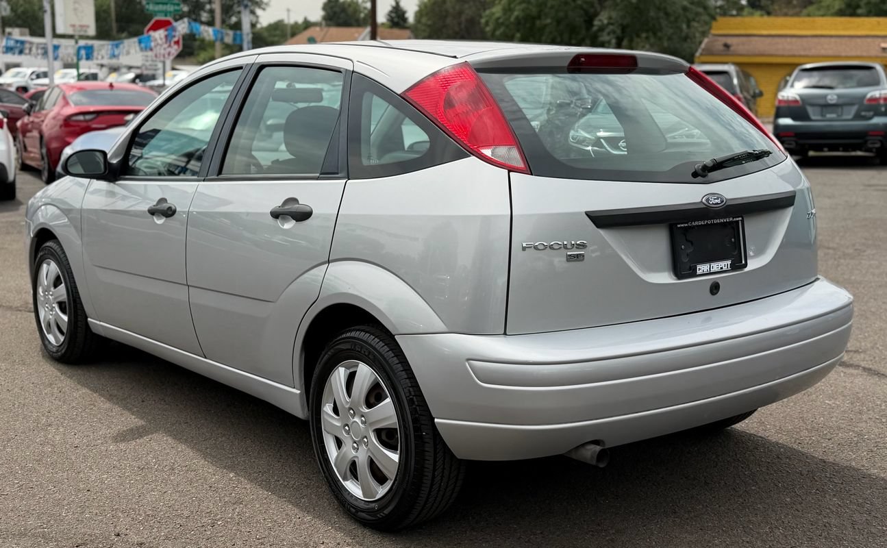 Used 2006 Ford Focus ZX5 Hatchback FWD image 5