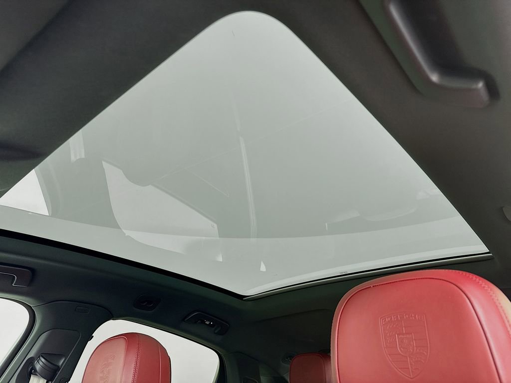 Certified 2023 Porsche Cayenne Platinum Edition w/ Premium Package Plus (PIA) image 23