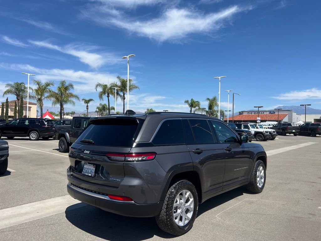 Used 2023 Jeep Grand Cherokee Limited image 8