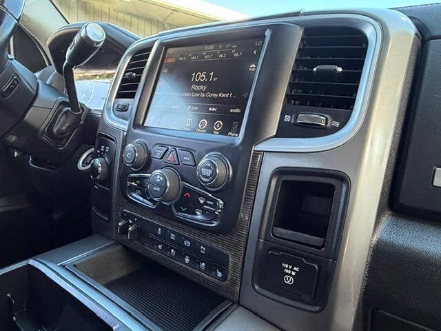 Used 2015 RAM 2500 Limited AWD/4WD image 35