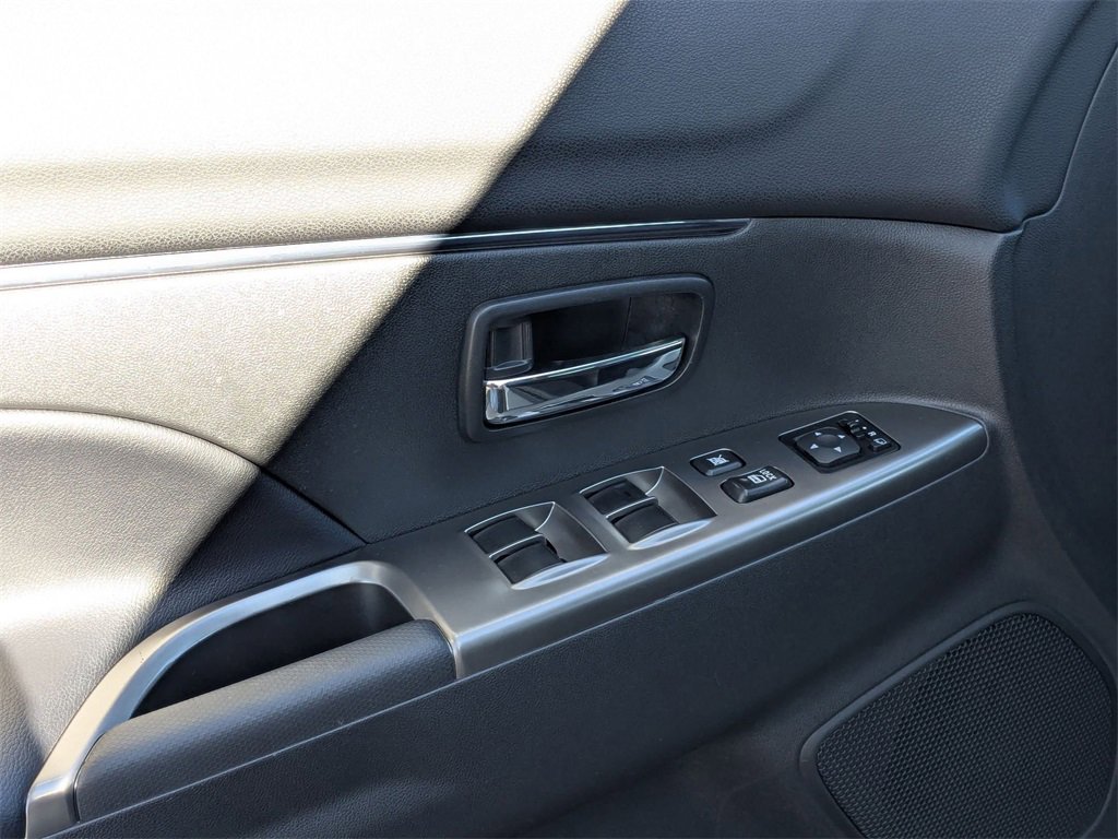 Used 2025 Mitsubishi Outlander Sport SE image 17