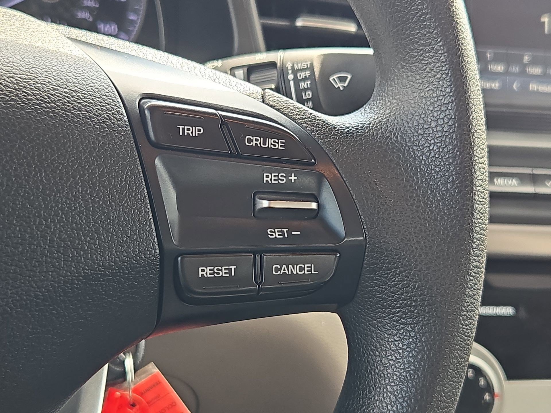 Used 2019 Hyundai Elantra SE FWD image 18