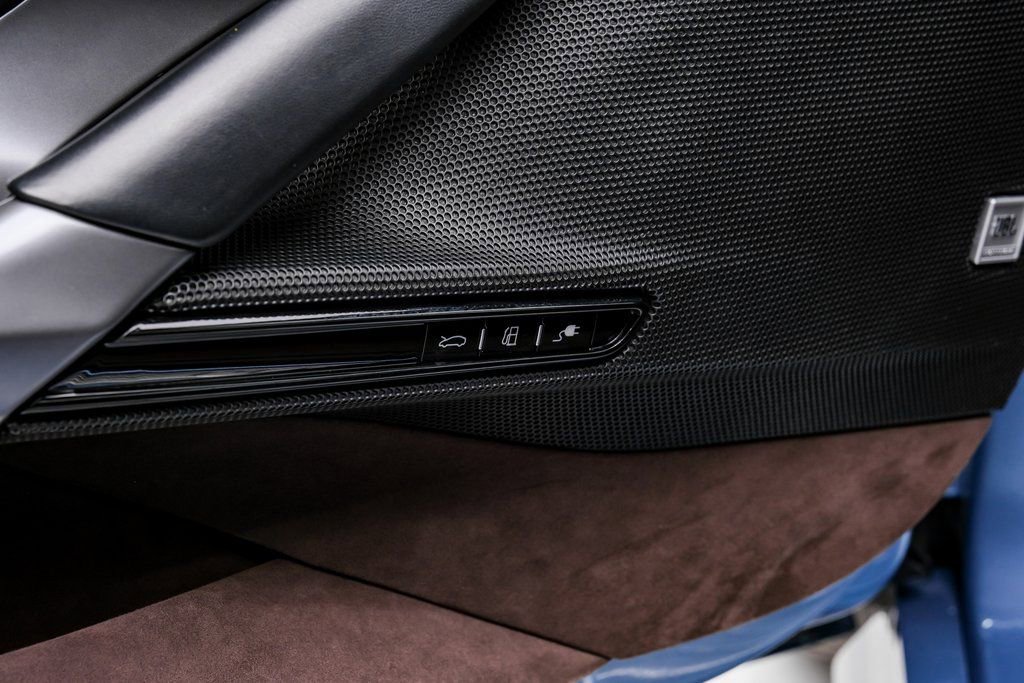 Used 2022 Ferrari SF90 Spider image 45