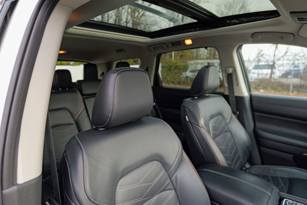 Used 2022 Nissan Pathfinder Platinum w/ Cargo Package image 40