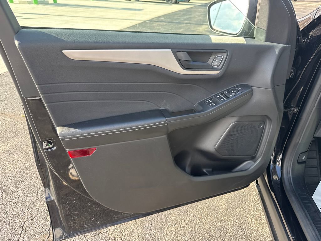 Used 2022 Ford Escape SE w/ Convenience Package FWD image 28