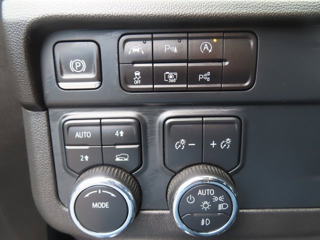 Certified 2025 Chevrolet Suburban Premier image 30