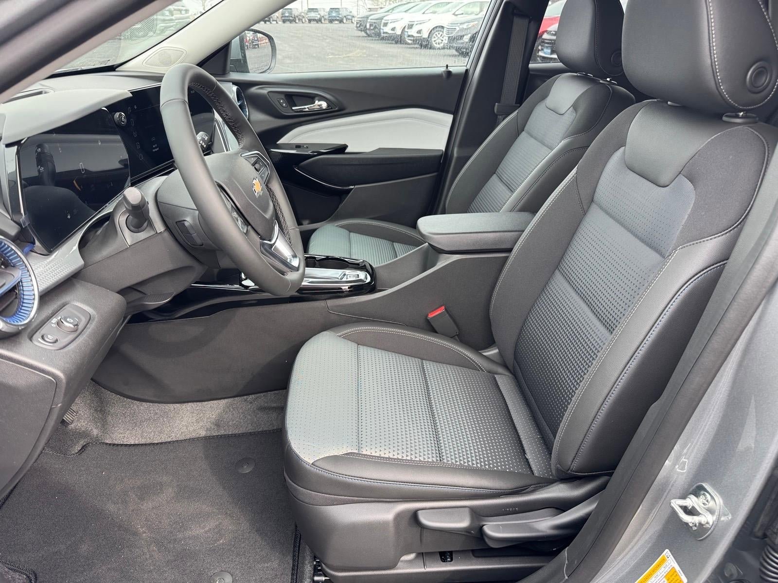 New 2026 Chevrolet Trax LT w/ Driver Confidence Package FWD image 4