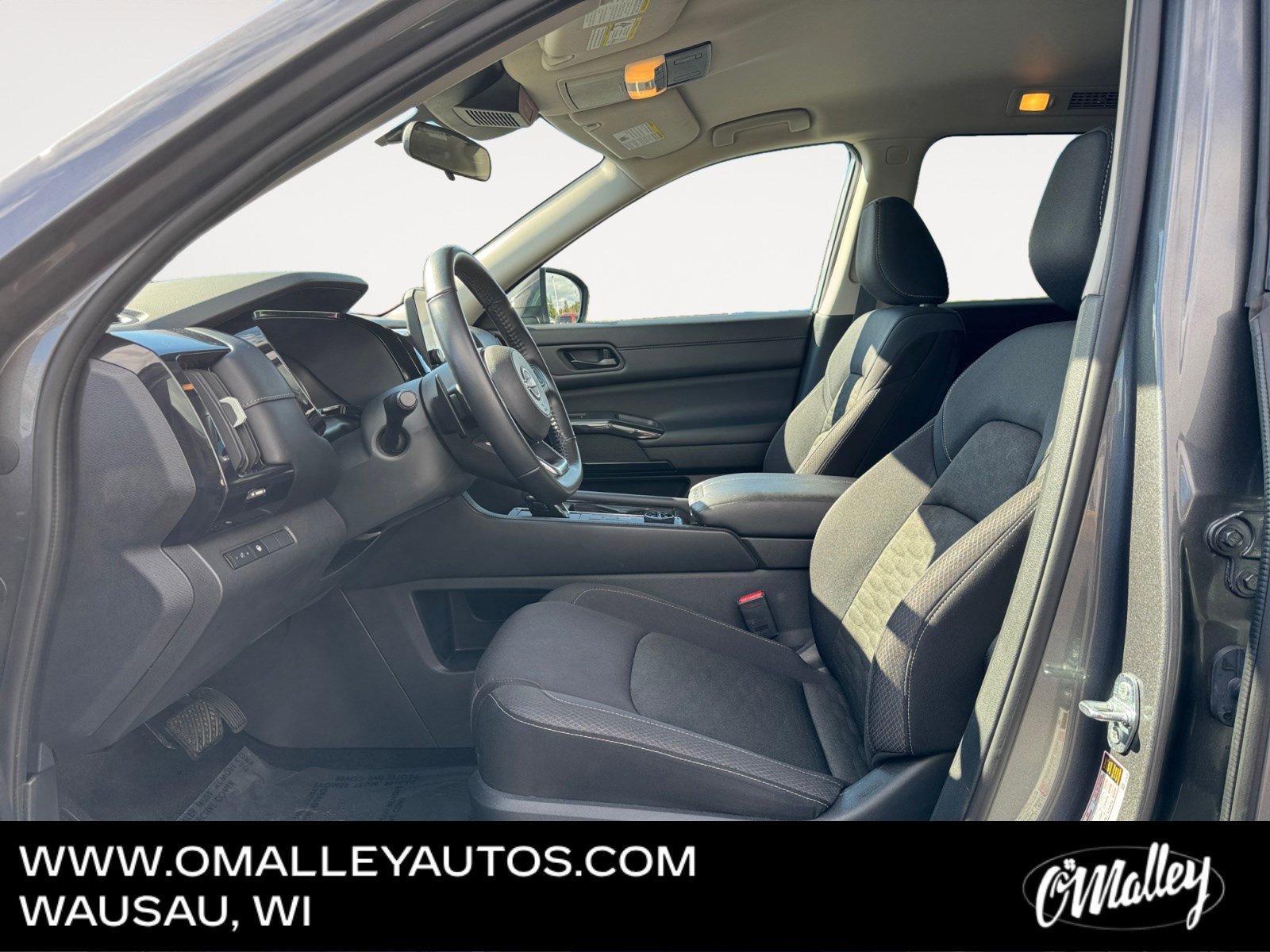 Used 2024 Nissan Pathfinder SV image 10