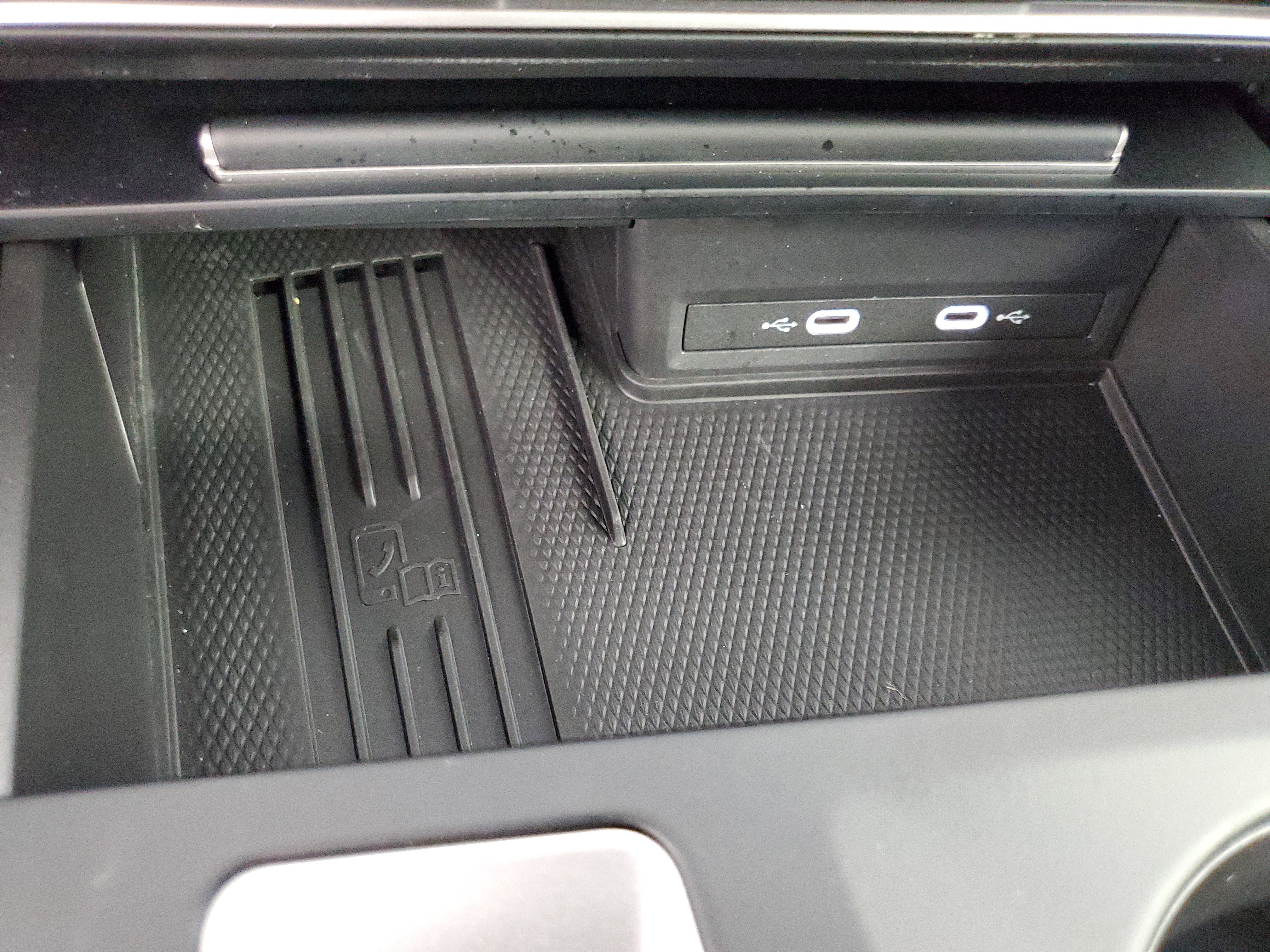 Used 2025 Volkswagen Atlas Cross Sport SE image 18