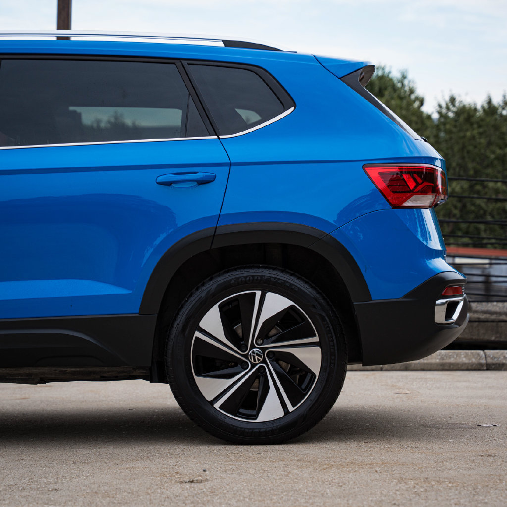 Certified 2023 Volkswagen Taos SE AWD/4WD image 5