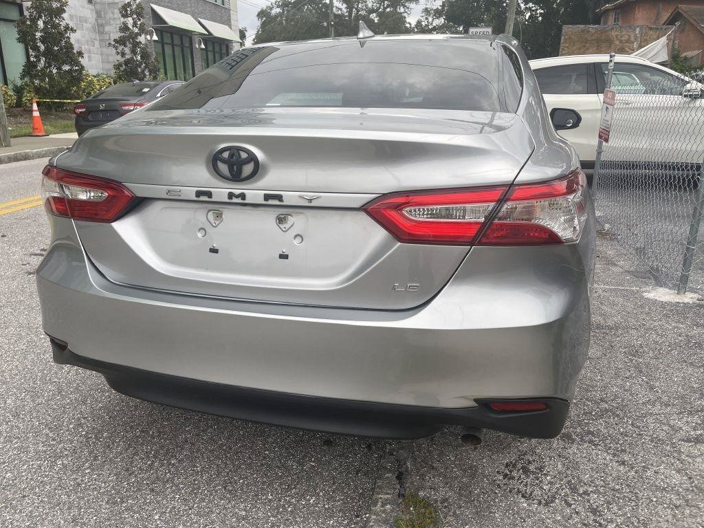 Used 2019 Toyota Camry LE FWD image 9
