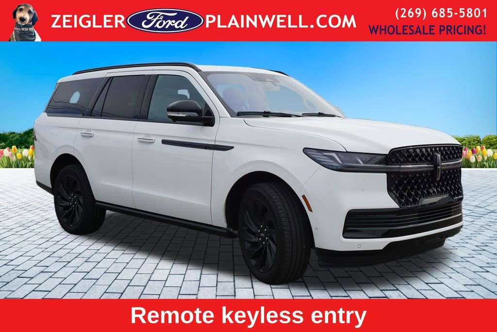 Used 2025 Lincoln Navigator Reserve w/ Jet Appearance Package image 7