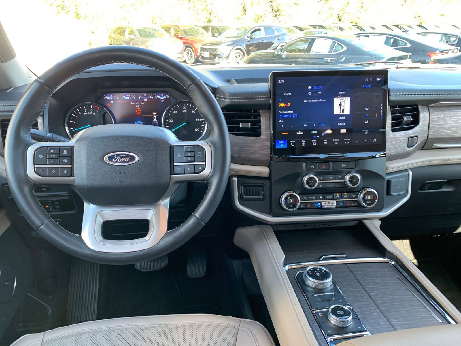 Used 2024 Ford Expedition Limited AWD/4WD image 33