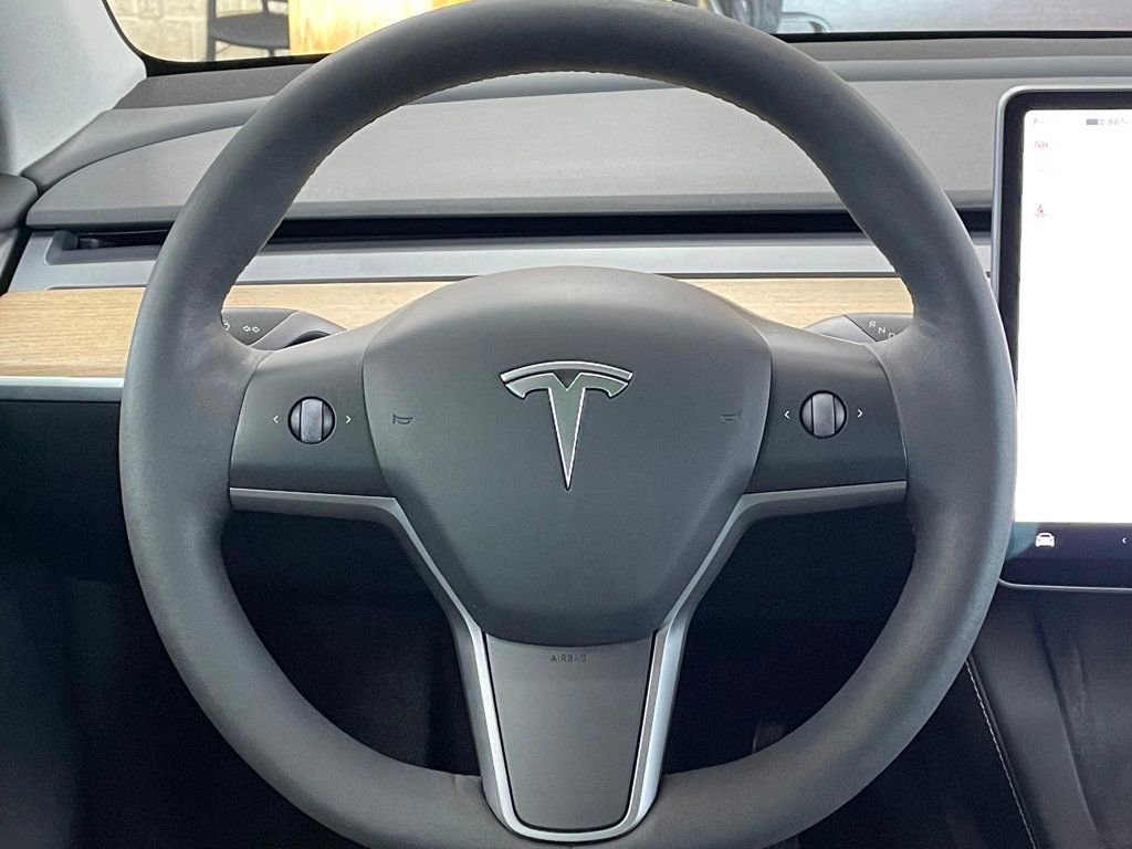 Used 2023 Tesla Model Y Long Range image 24