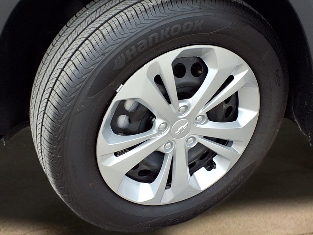 Used 2026 Chevrolet Trax LS FWD image 23