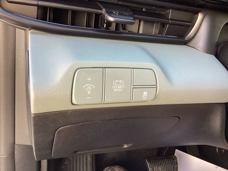 New 2025 Hyundai Elantra Limited image 27