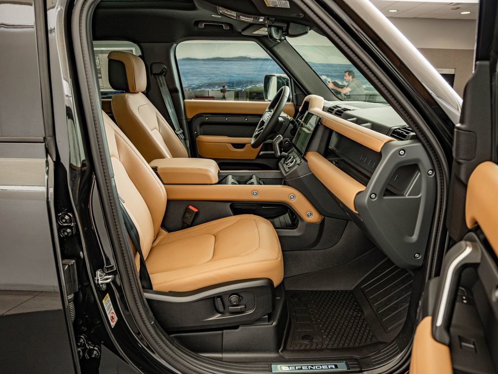 New 2026 Land Rover Defender 110 X-Dynamic SE image 32