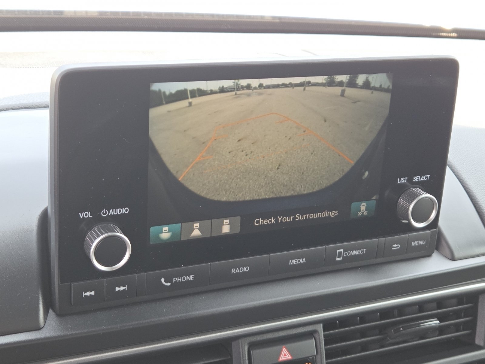 Used 2025 Honda Pilot Sport image 5