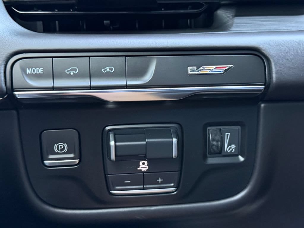 Used 2023 Cadillac Escalade V w/ LPO, ONYX Package AWD/4WD image 27