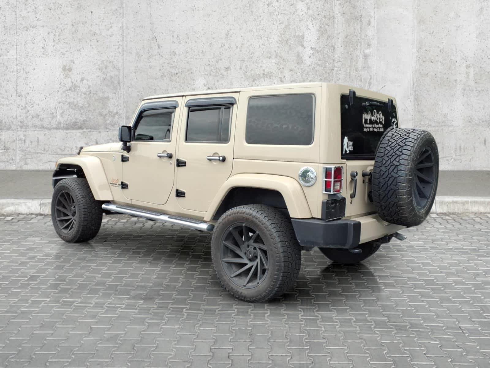 Used 2016 Jeep Wrangler Unlimited Sahara w/ Mopar Chrome Edition Group AWD/4WD image 8