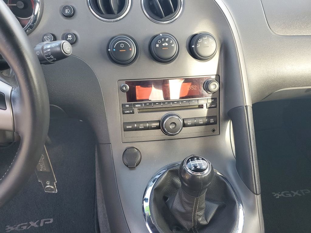 Used 2008 Pontiac Solstice GXP w/ Premium Package image 27