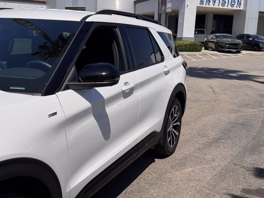 Used 2026 Ford Explorer ST-Line RWD image 9