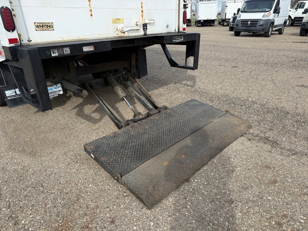 Used 2016 Chevrolet Express 3500 RWD image 24