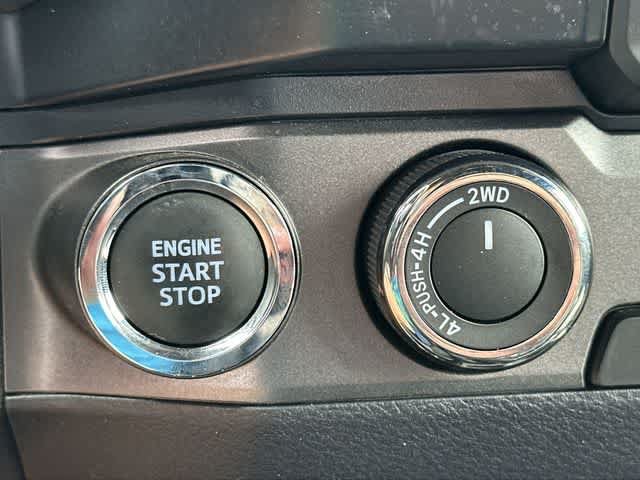 Used 2023 Toyota Tacoma TRD Off-Road w/ Technology Package AWD/4WD image 10