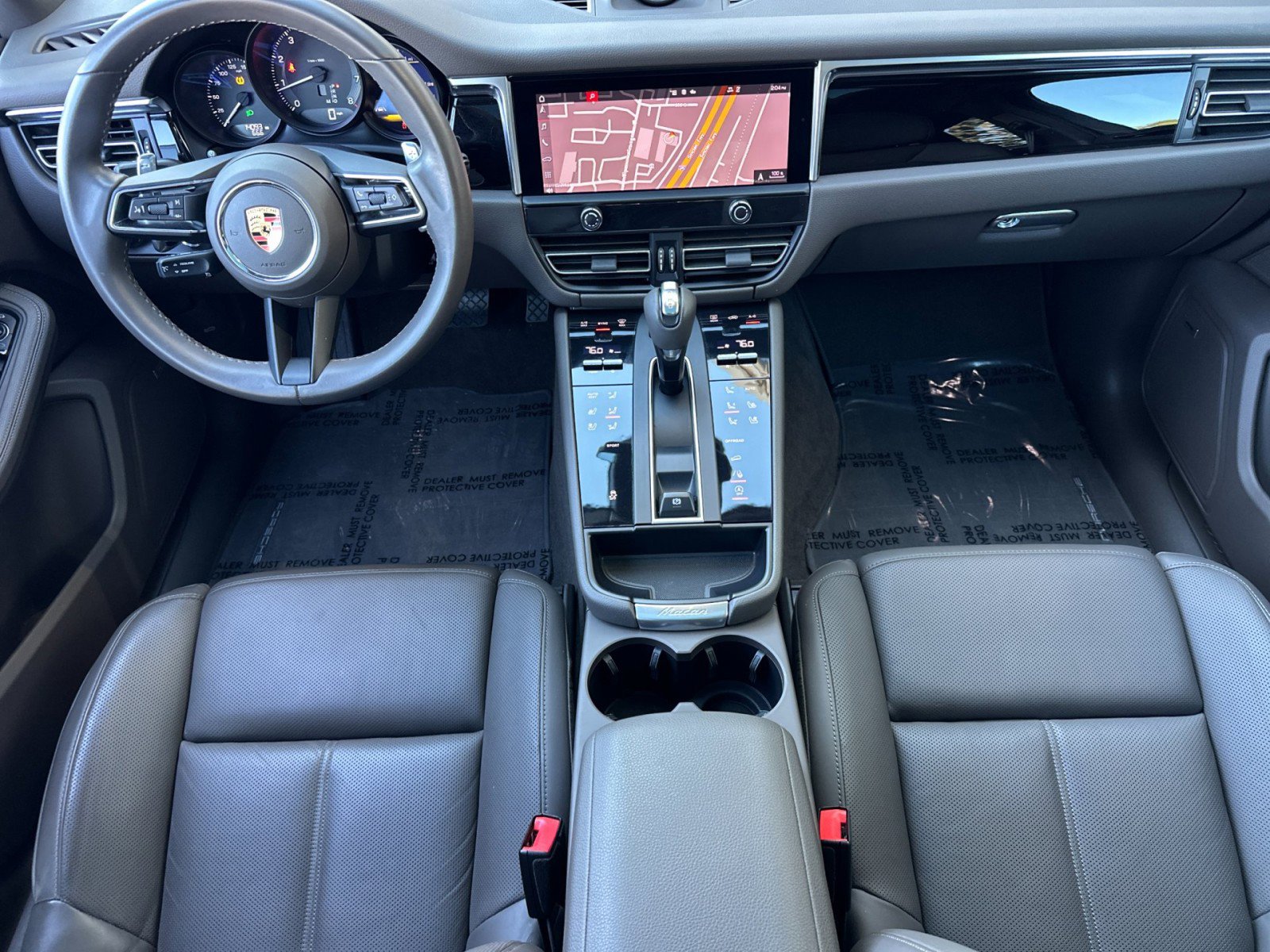 Used 2022 Porsche Macan w/ Premium Package Plus image 6